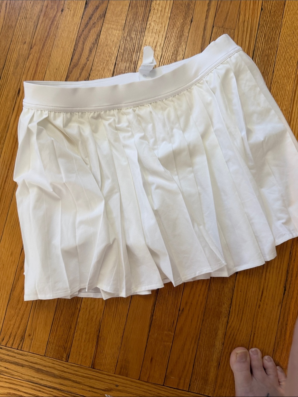 Lululemon White Pleated Women’s Shorts Skort - Casual Athletic Style